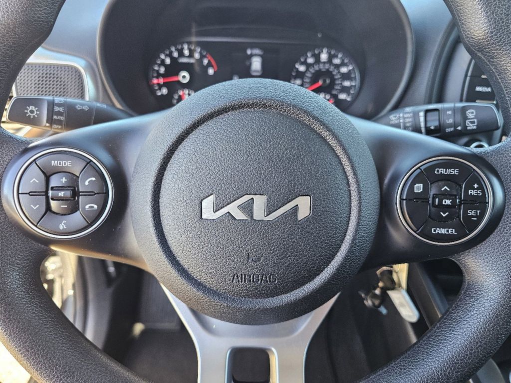 2022 Kia Soul LX 26