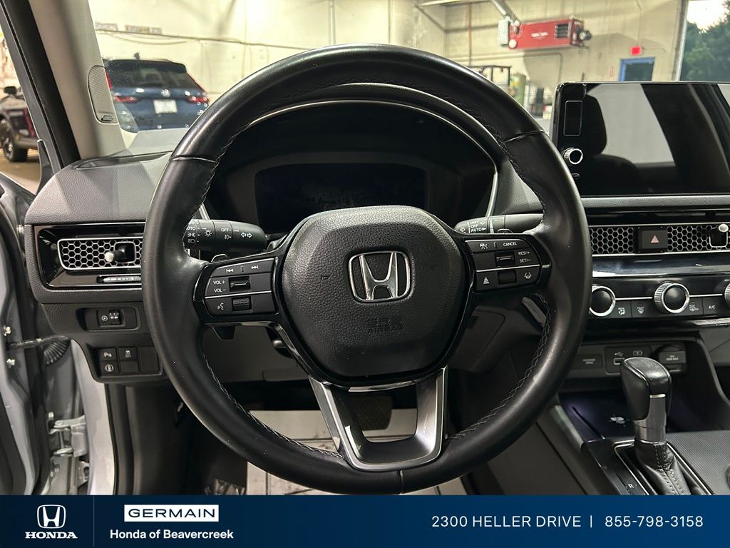 Used 2022 Silver Honda Touring image 16
