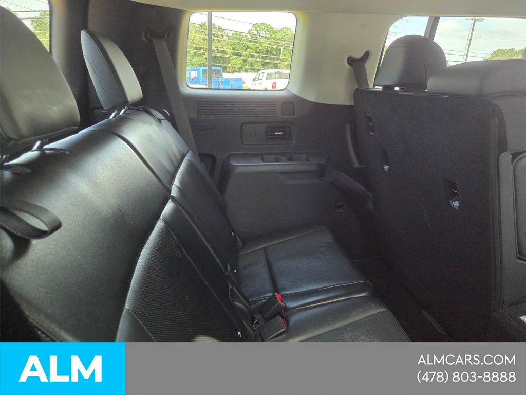 Used 2024 White Hyundai SEL image 19