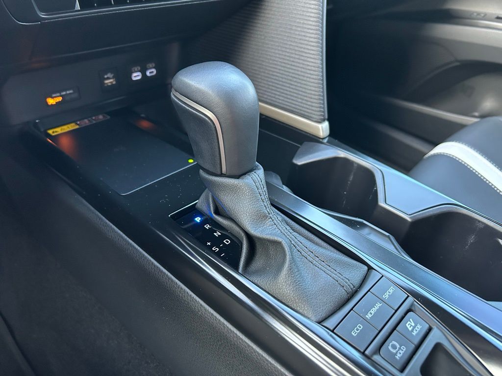 Thumbnail: 2025 Toyota Camry - 27