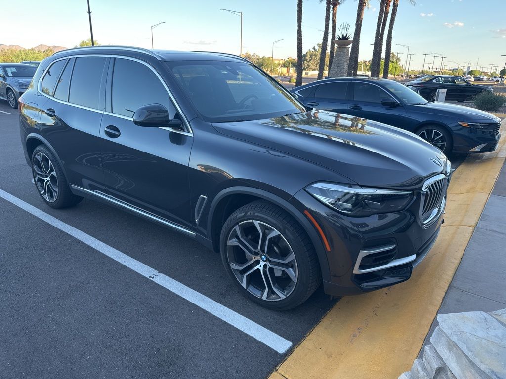 Thumbnail: 2022 BMW X5 - 3