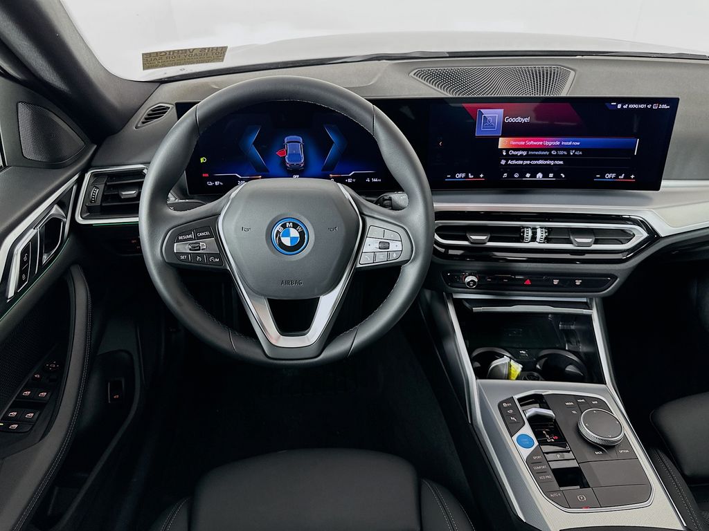 2024 BMW i4 eDrive35 22