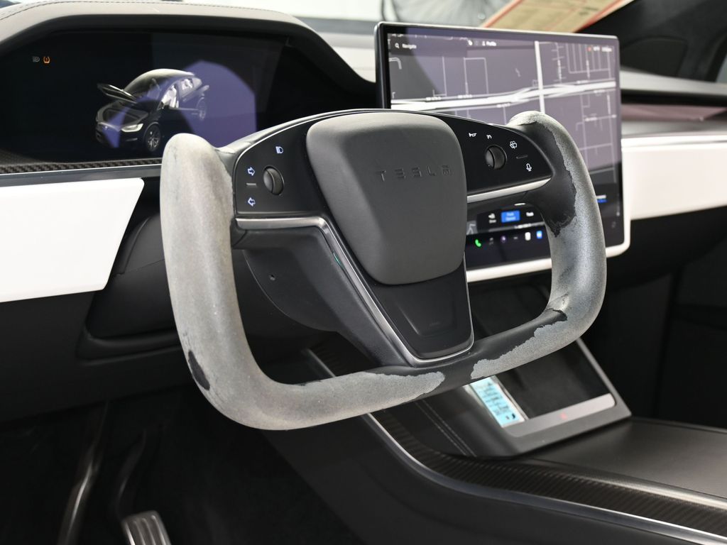 Used 2022 Black Tesla Plaid image 14