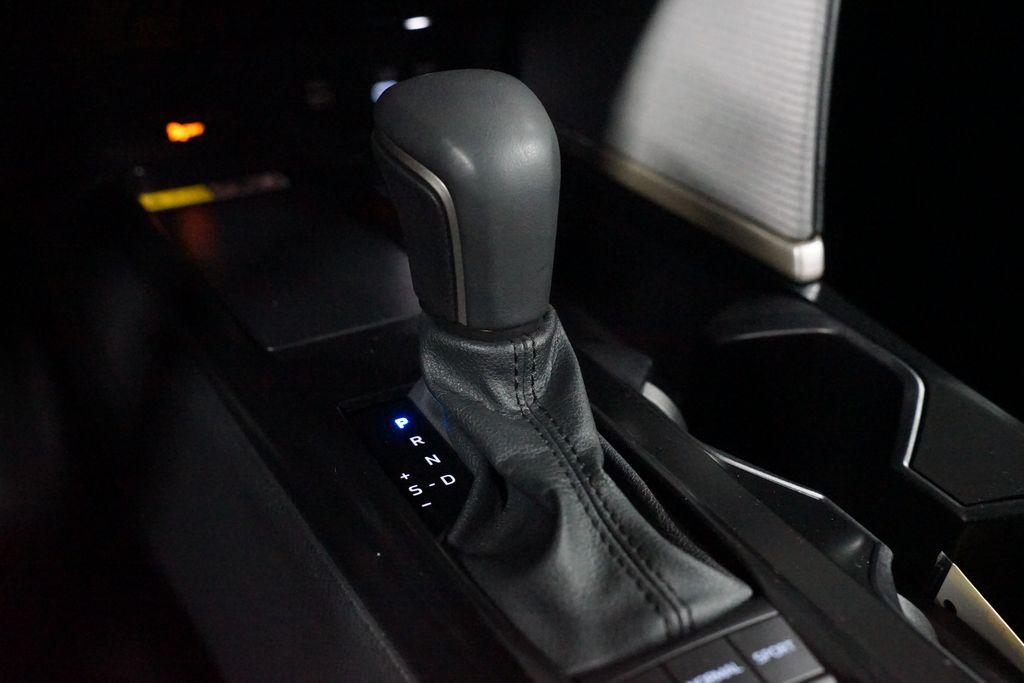 Thumbnail: 2025 Toyota Camry - 22