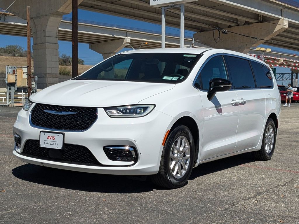 2025 Chrysler Pacifica Select FWD
