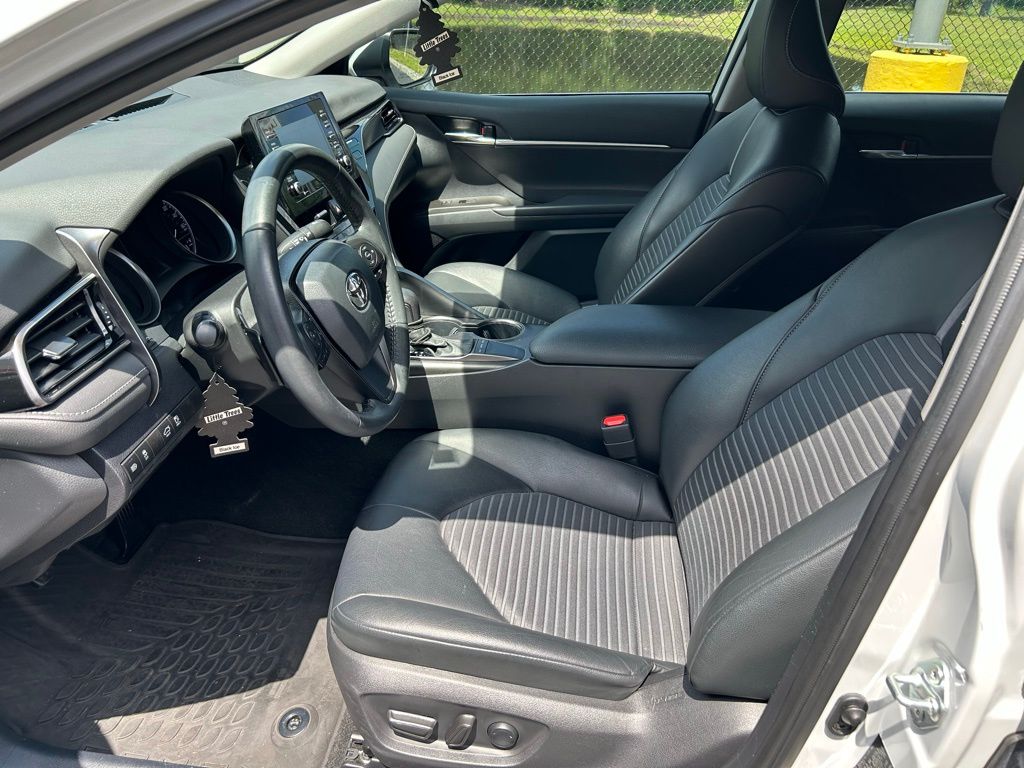 2022 Toyota Camry SE 14