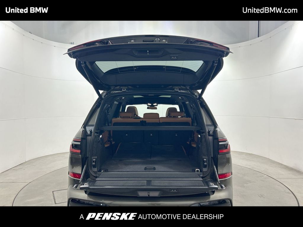 Thumbnail: 2026 BMW X7 - 22