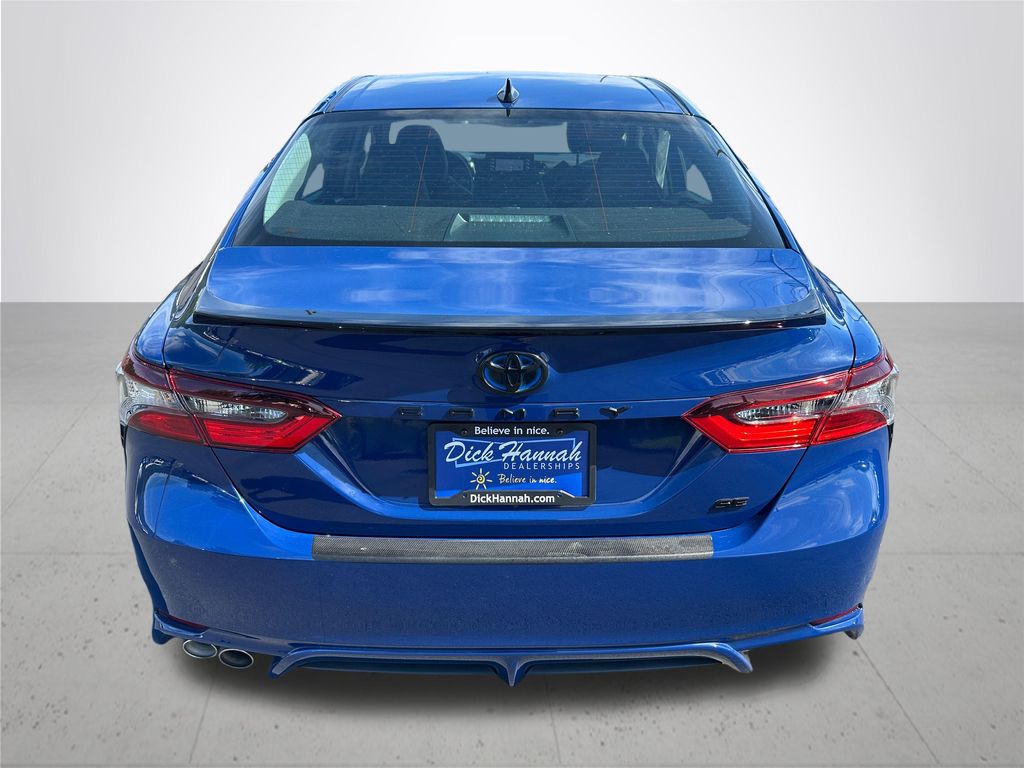 2024 Toyota Camry Hybrid SE