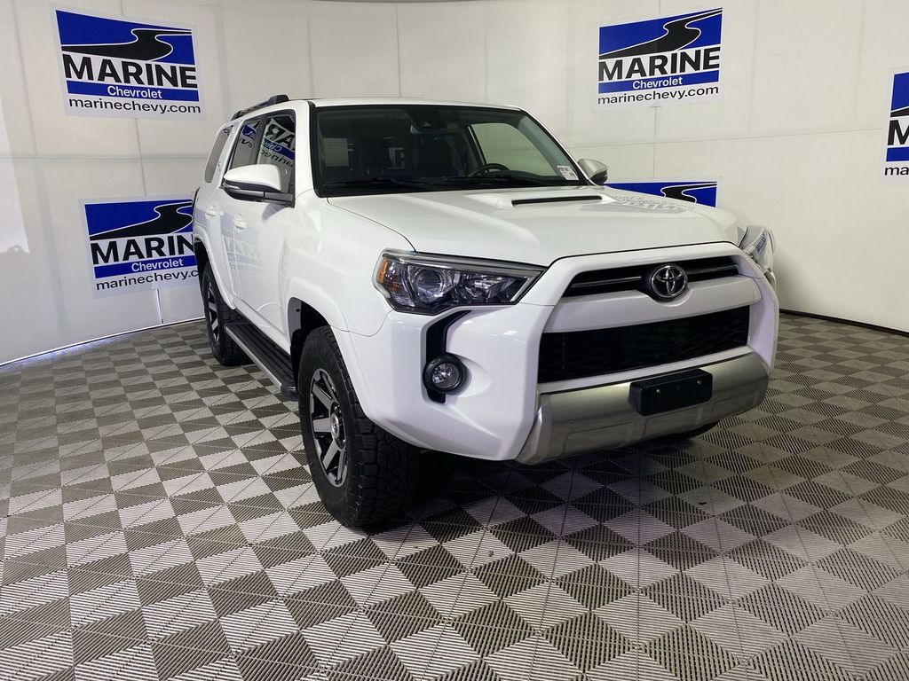 Super White 2020 Toyota 4Runner SUV / Crossover Four-Wheel Drive 5-Speed Automatic Overdrive