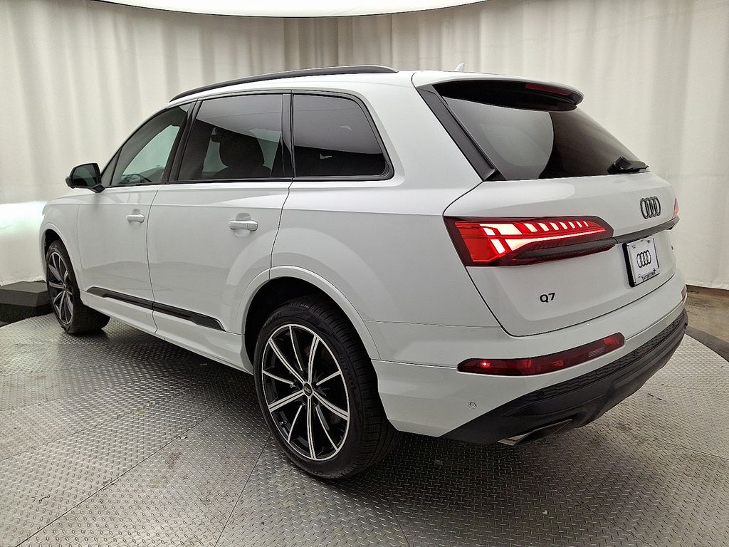 Thumbnail: 2026 Audi Q7 - 4