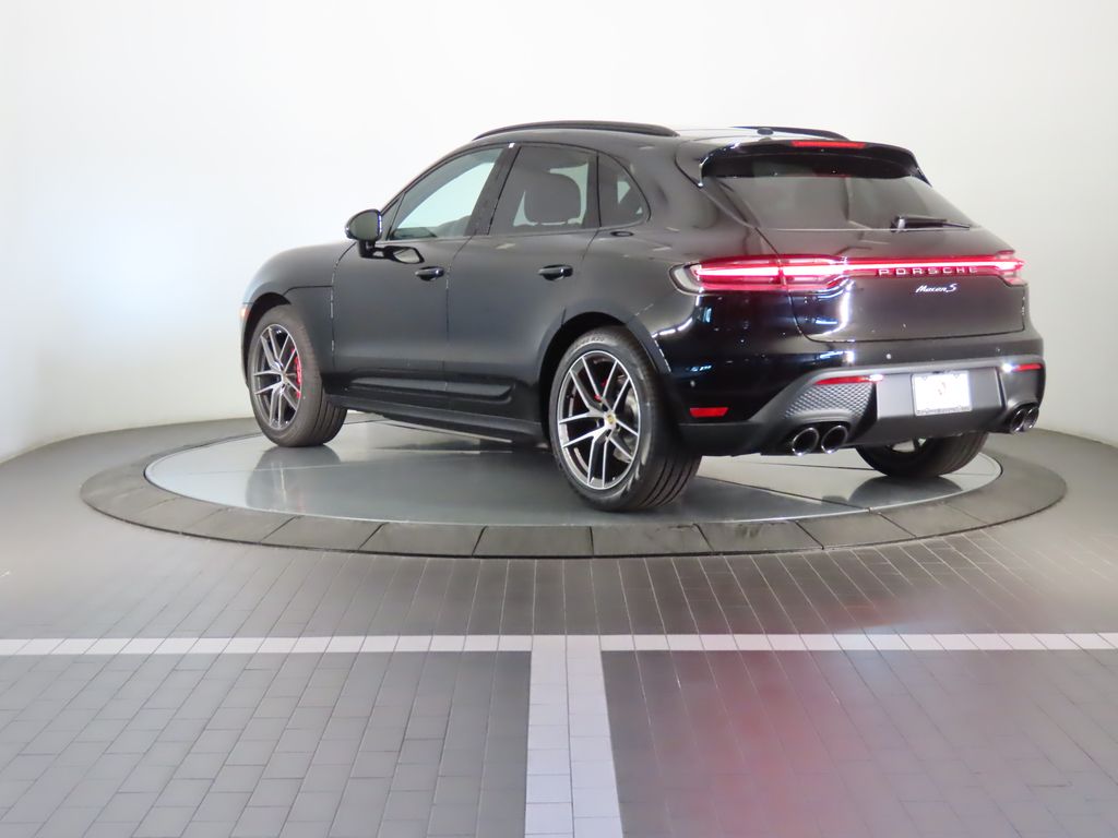 2024 Porsche Macan S 3