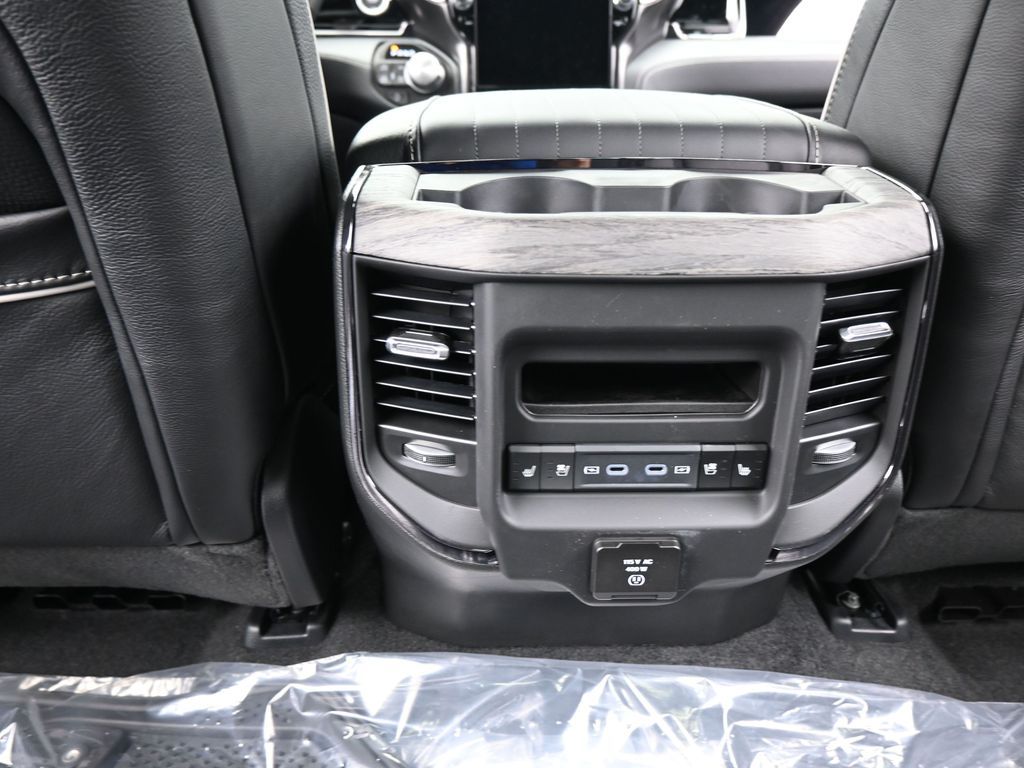 New 2026 Diamond Black Crystal Pearlcoat Ram Limited image 34