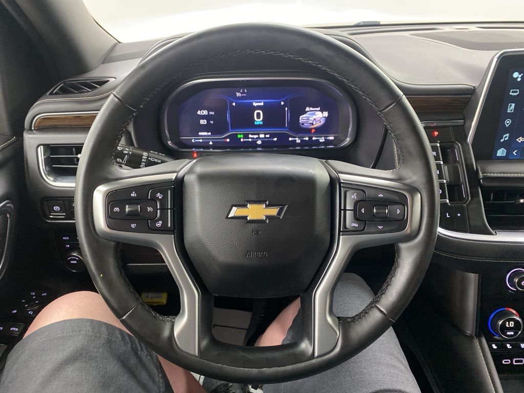 2023 Chevrolet Suburban Premier photo