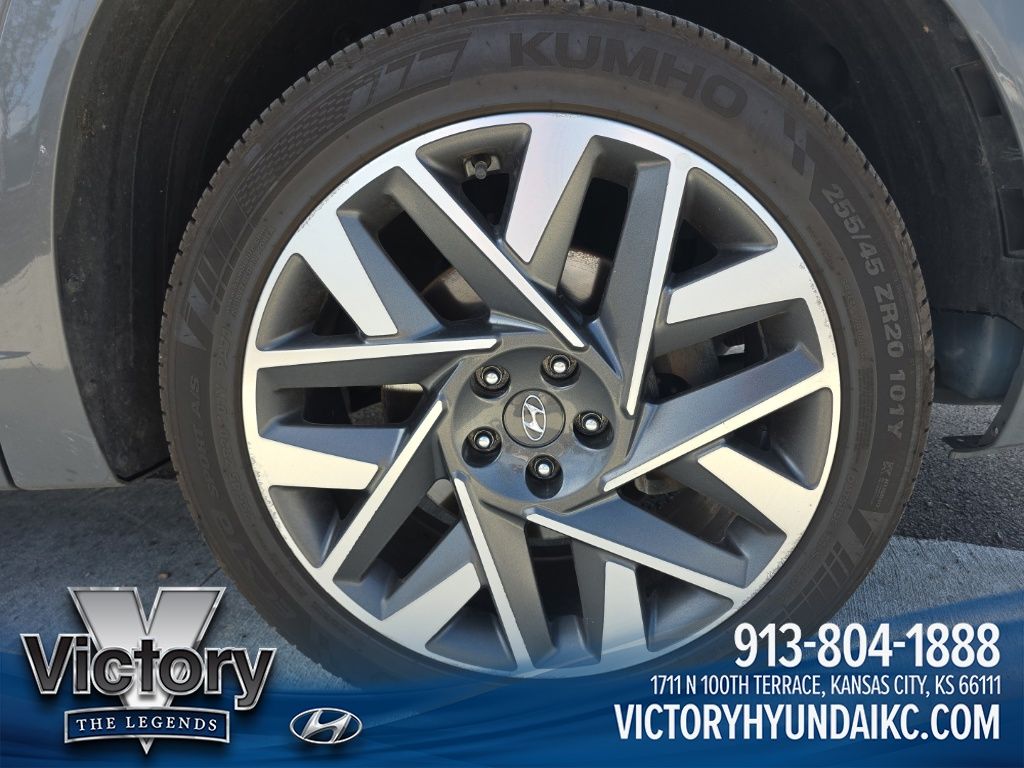 Used 2023 Gray Hyundai Calligraphy image 13
