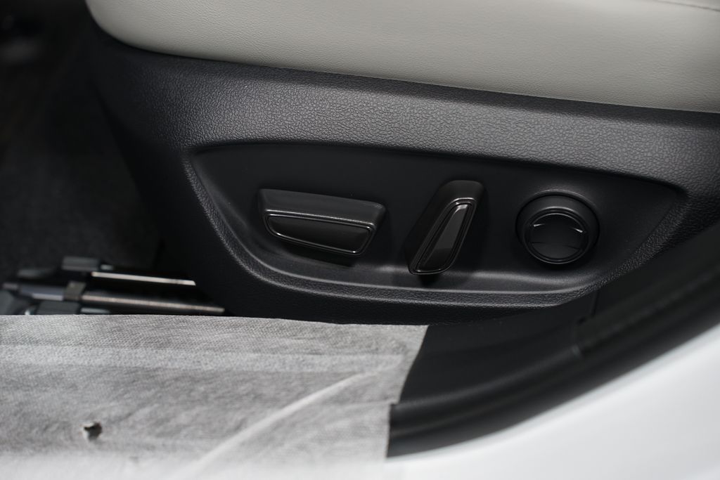 Thumbnail: 2026 Toyota Prius - 32