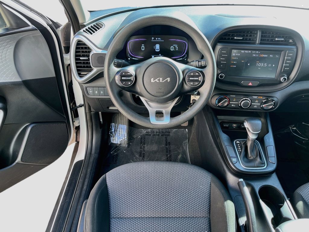 Used 2024 White Kia LX image 21