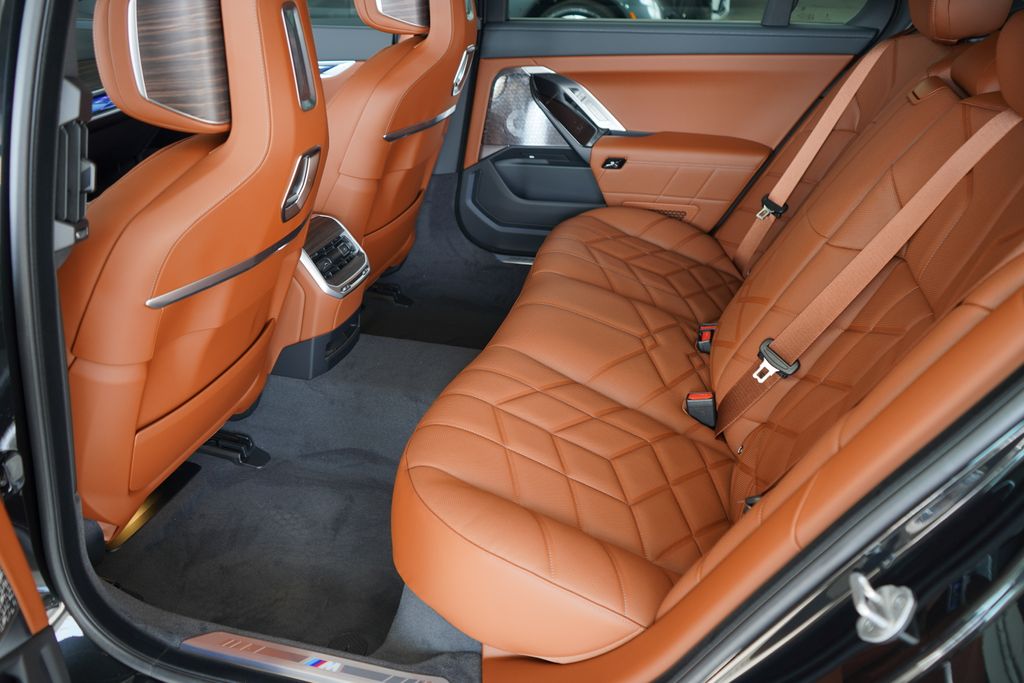 Thumbnail: 2025 BMW 7 Series - 20