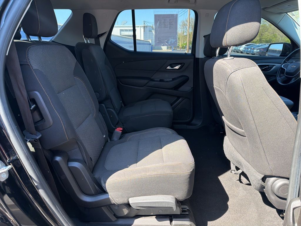 Thumbnail: 2018 Chevrolet Traverse - 23