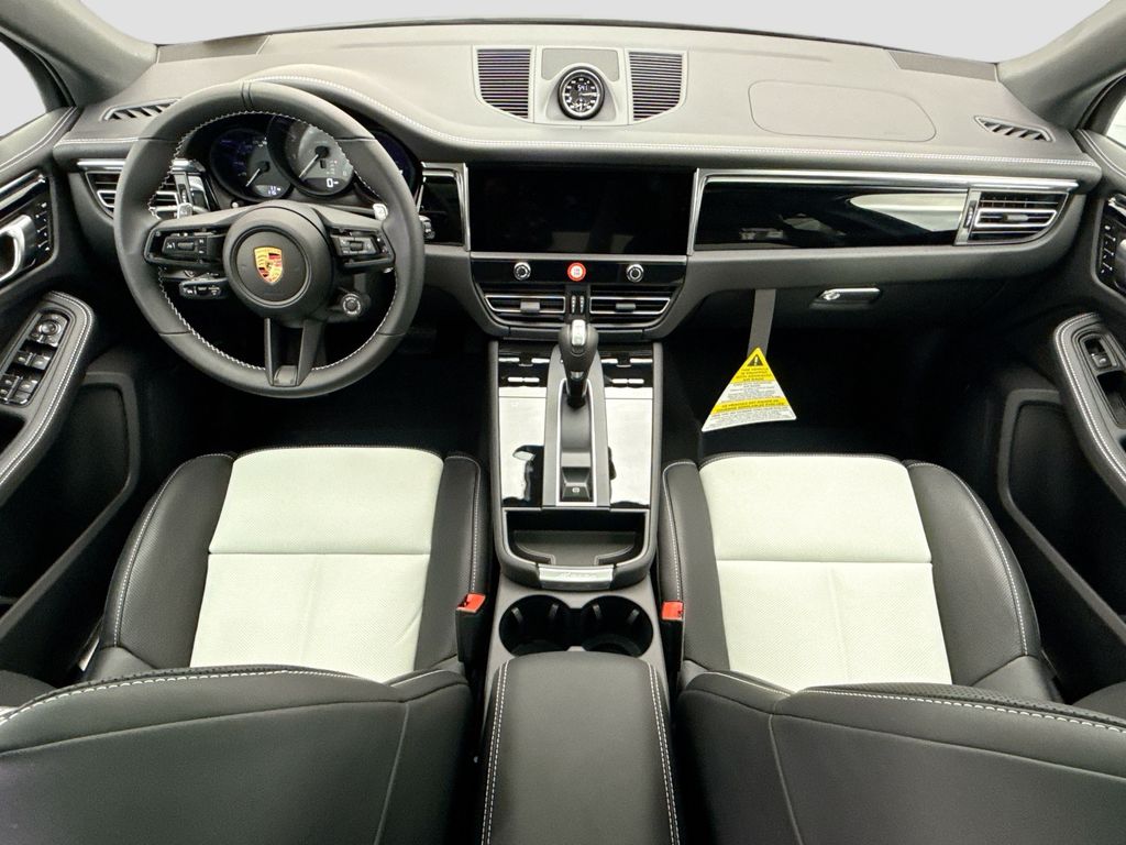 Thumbnail: 2026 Porsche Macan - 16