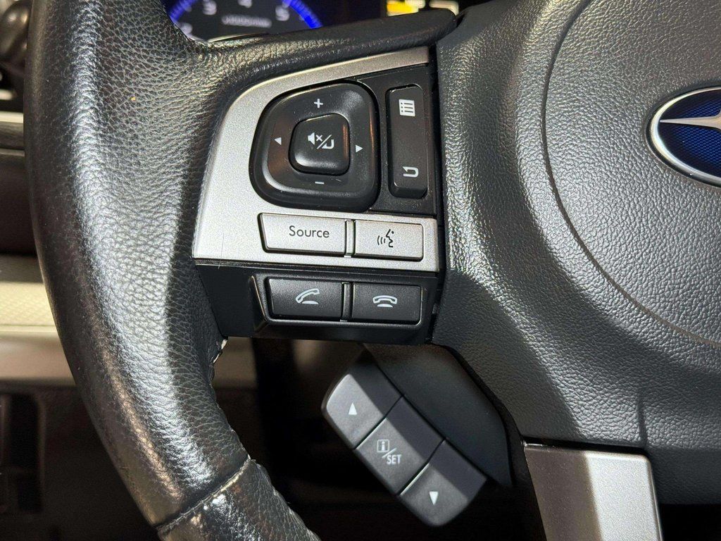 Used 2017 Crystal White Pearl Subaru 2.5i Premium image 8