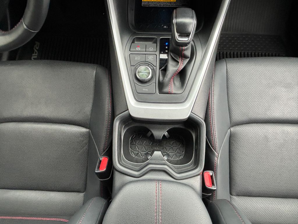 Thumbnail: 2021 Toyota RAV4 - 17