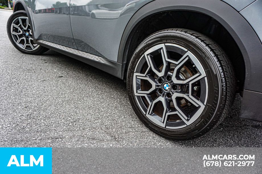 Used 2025 Gray BMW xDrive28i image 17