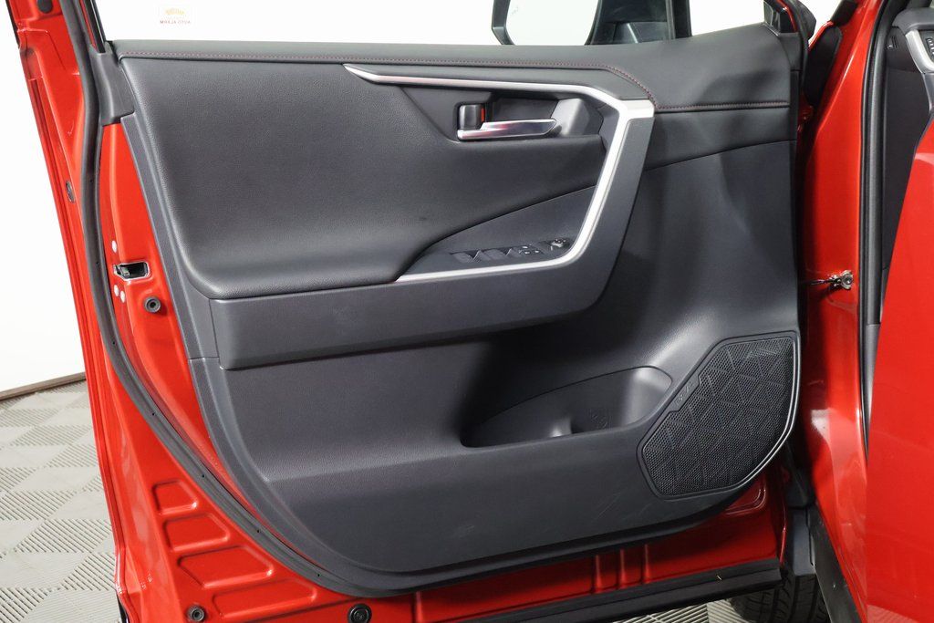 Thumbnail: 2022 Toyota RAV4 - 12