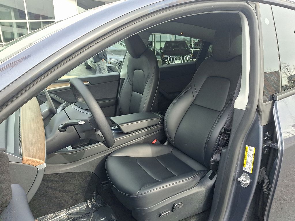 Thumbnail: 2023 Tesla Model Y - 13