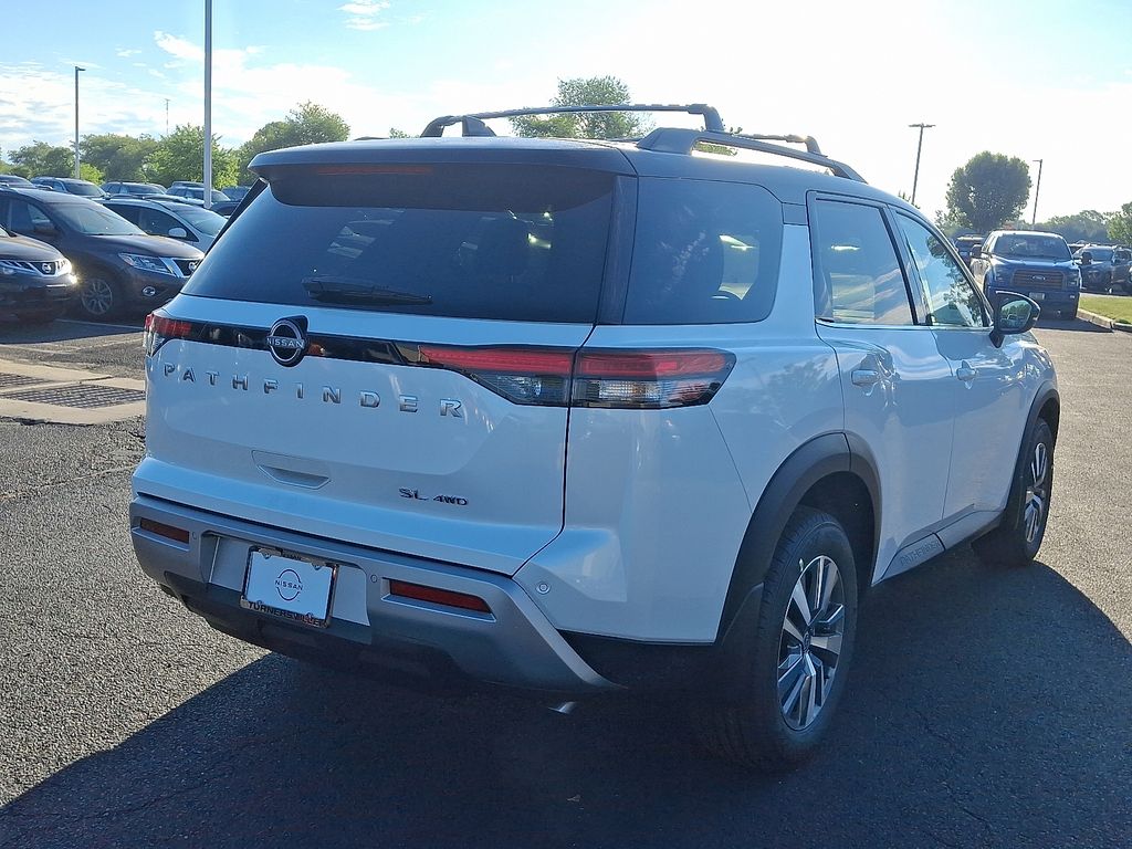 2025 Nissan Pathfinder SL 4