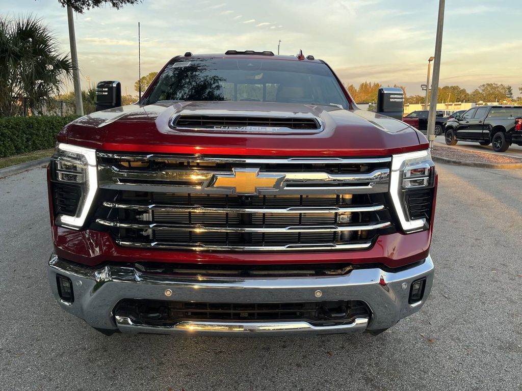 2025 Chevrolet Silverado 3500HD LTZ 2