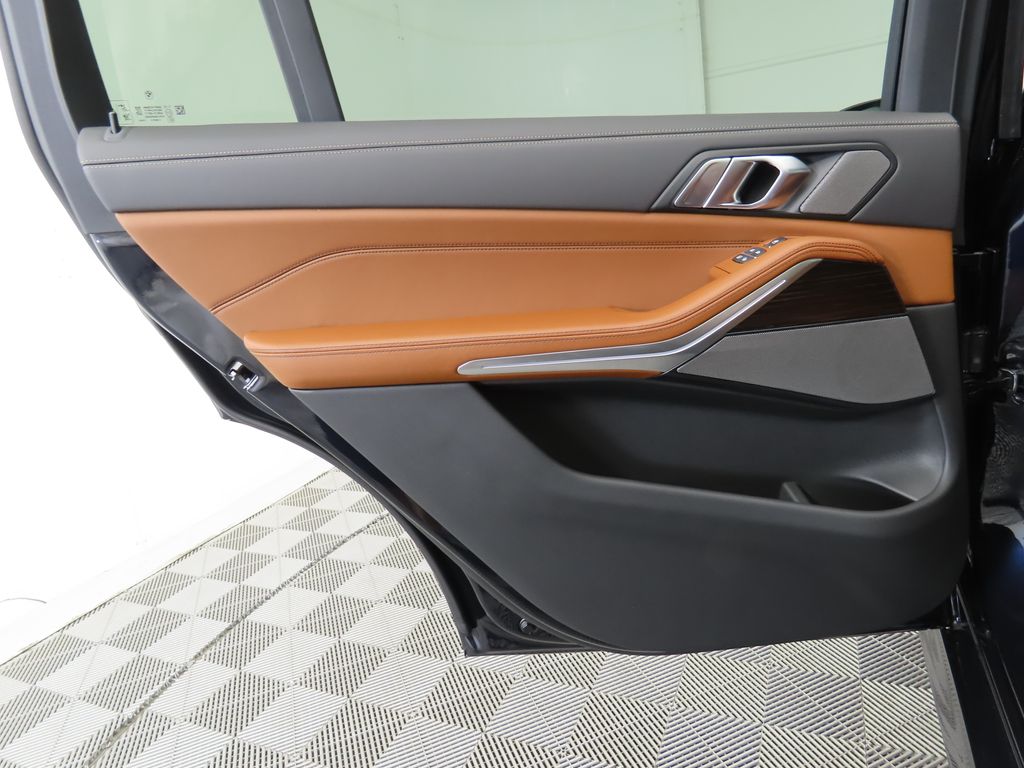 Thumbnail: 2026 BMW X7 - 27