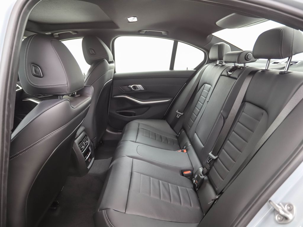 2025 BMW 3 Series 330i xDrive 21