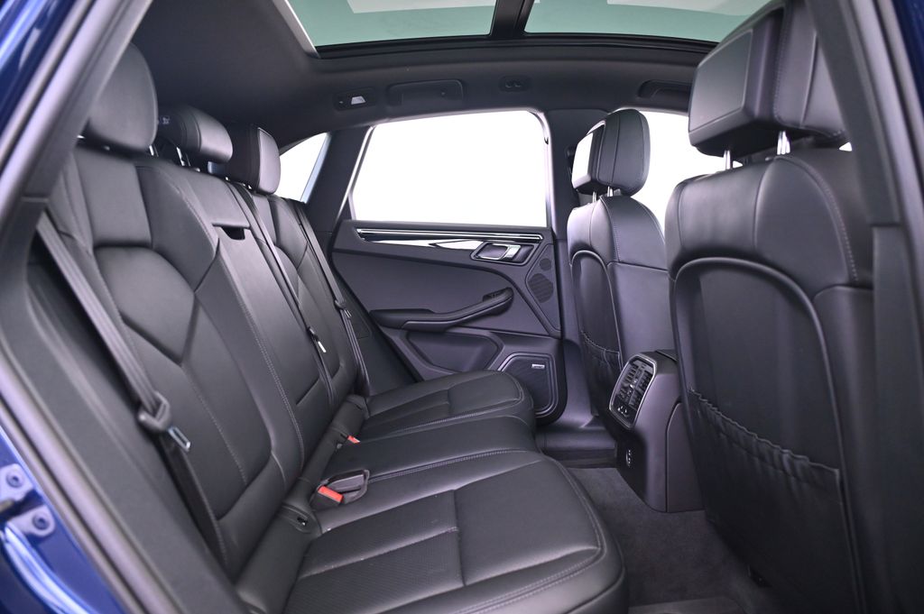 2024 Porsche Macan  22
