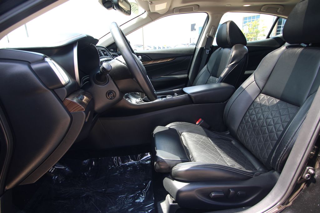 Used 2018 Nissan Maxima Sedan