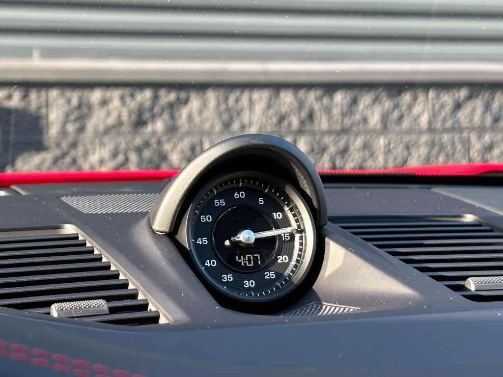 Thumbnail: 2026 Porsche 911 - 32