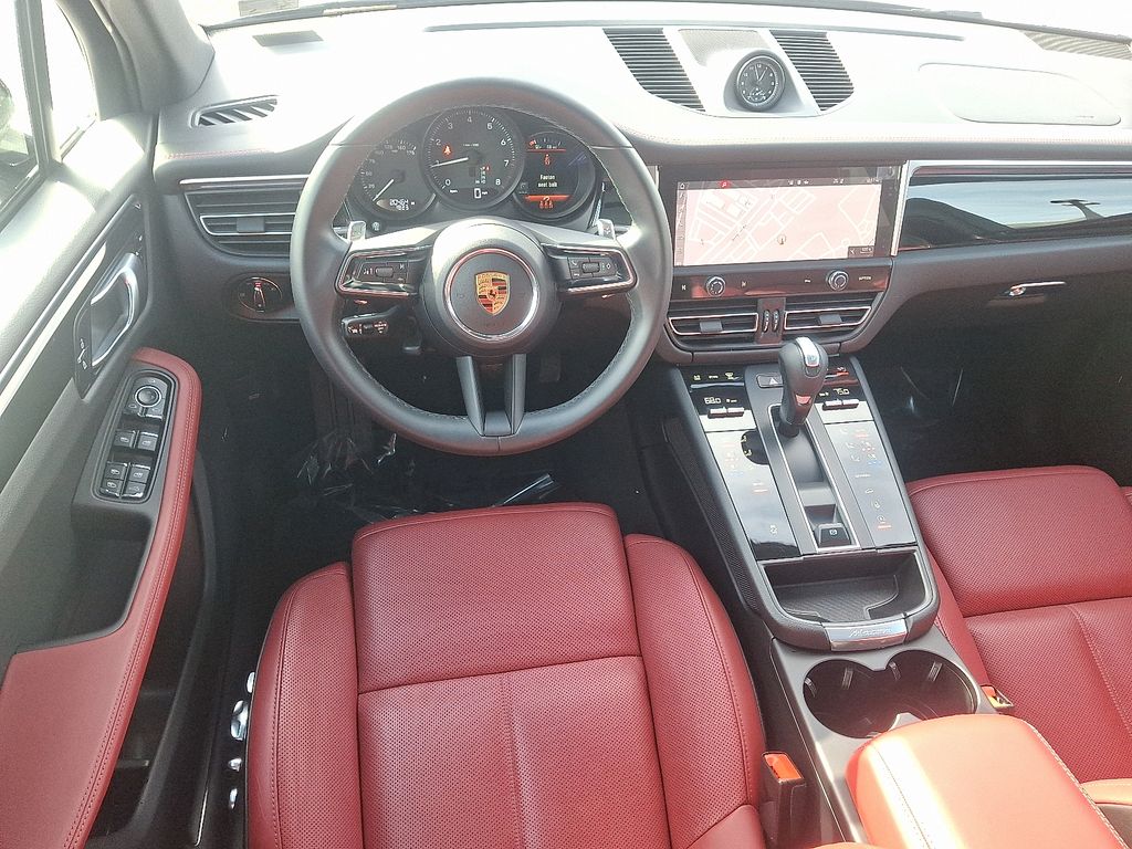 Thumbnail: 2023 Porsche Macan - 13