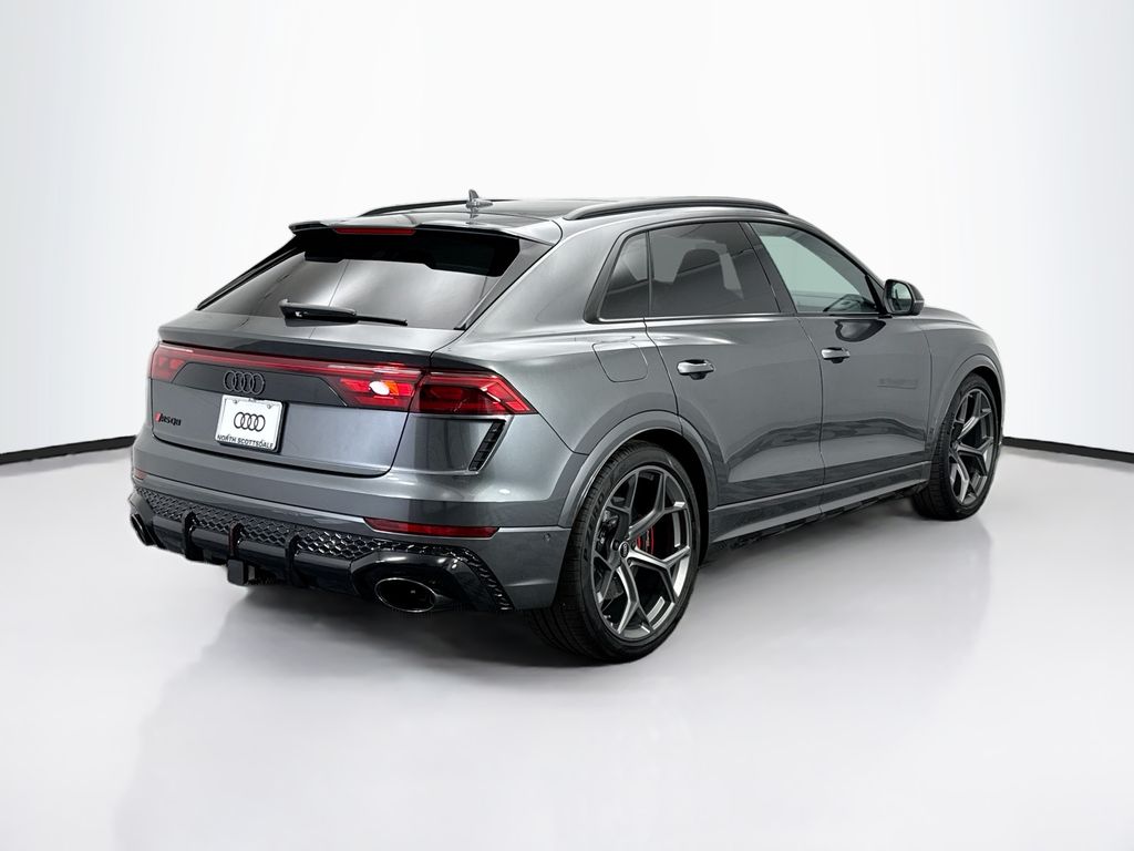Thumbnail: 2026 Audi RS Q8 - 5