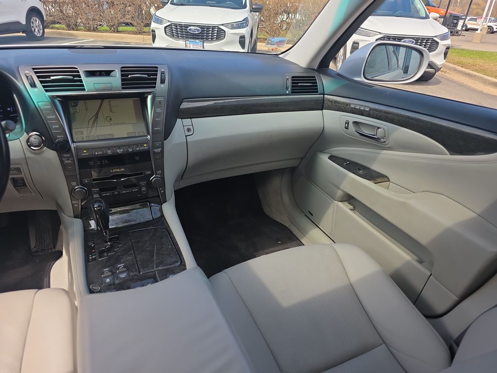 Used 2009  Lexus 460 image 27