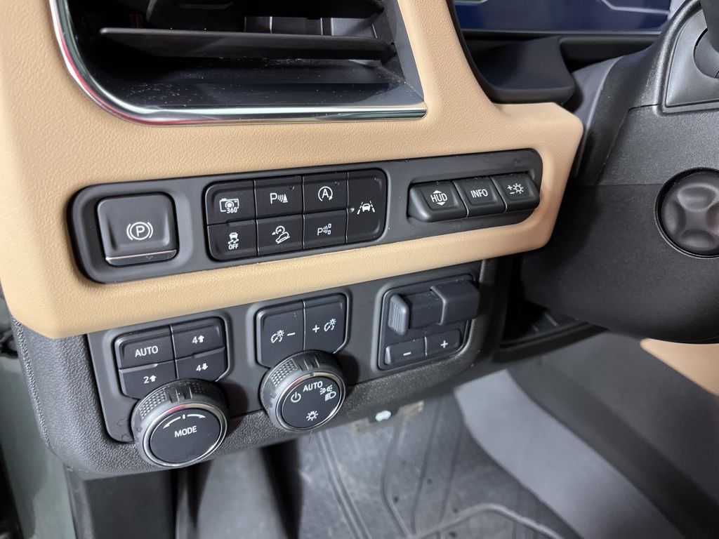 Thumbnail: 2023 Chevrolet Tahoe - 31