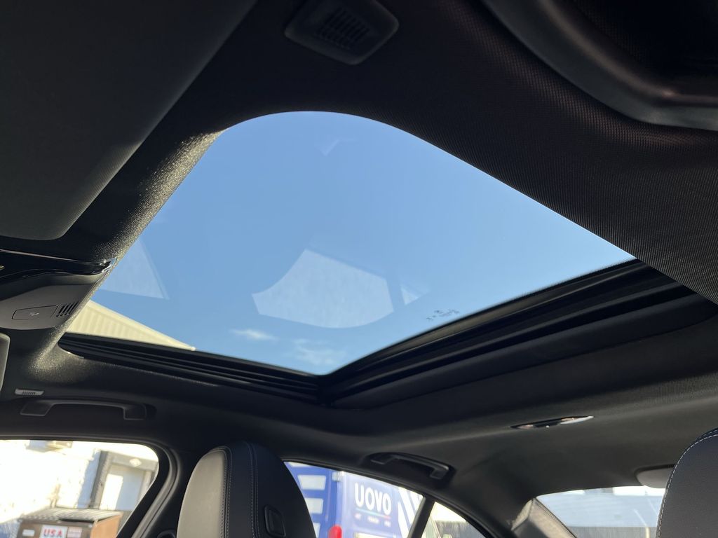 Thumbnail: 2023 BMW 3 Series - 22