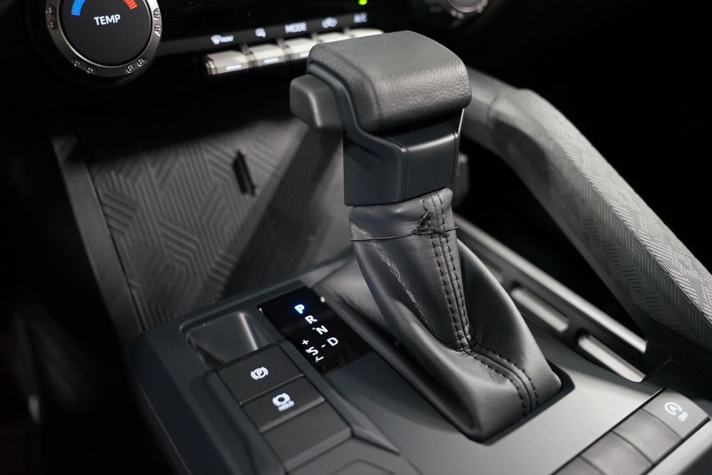 2025 Toyota Tacoma SR5 23
