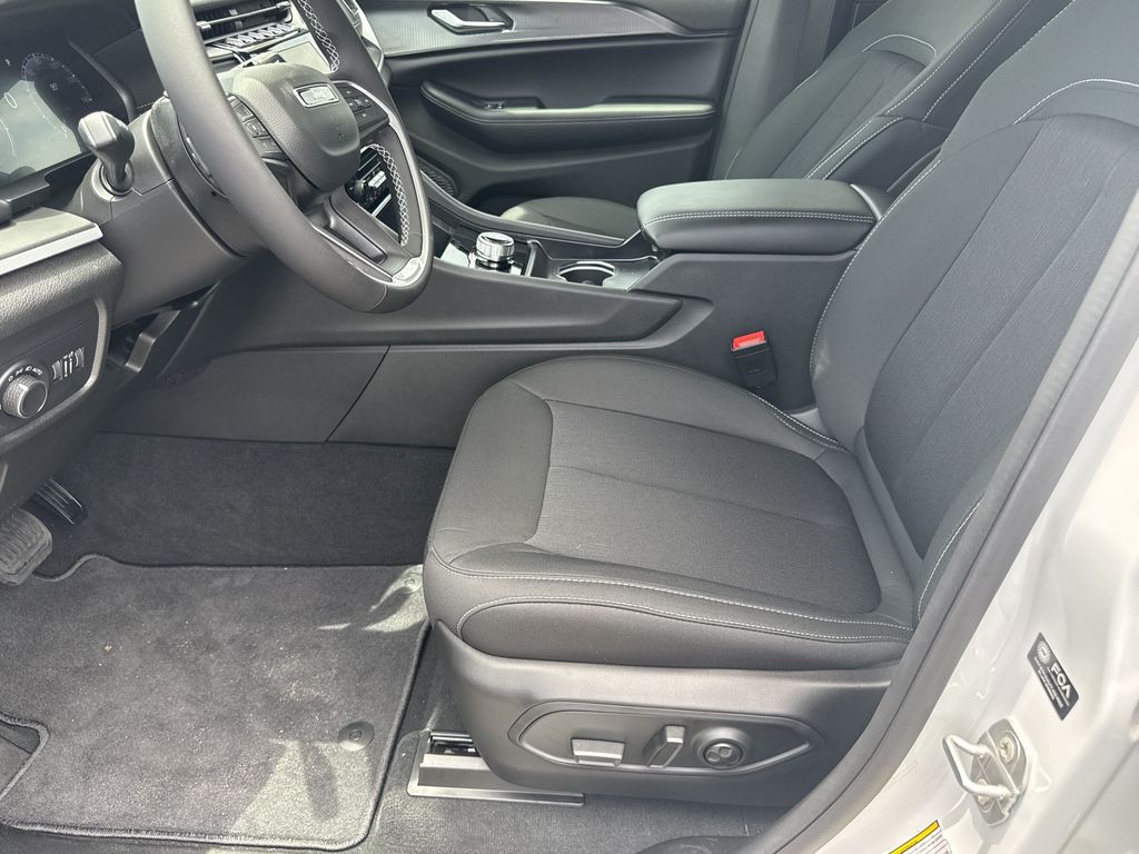 2026 Jeep Grand Cherokee Laredo - 11
