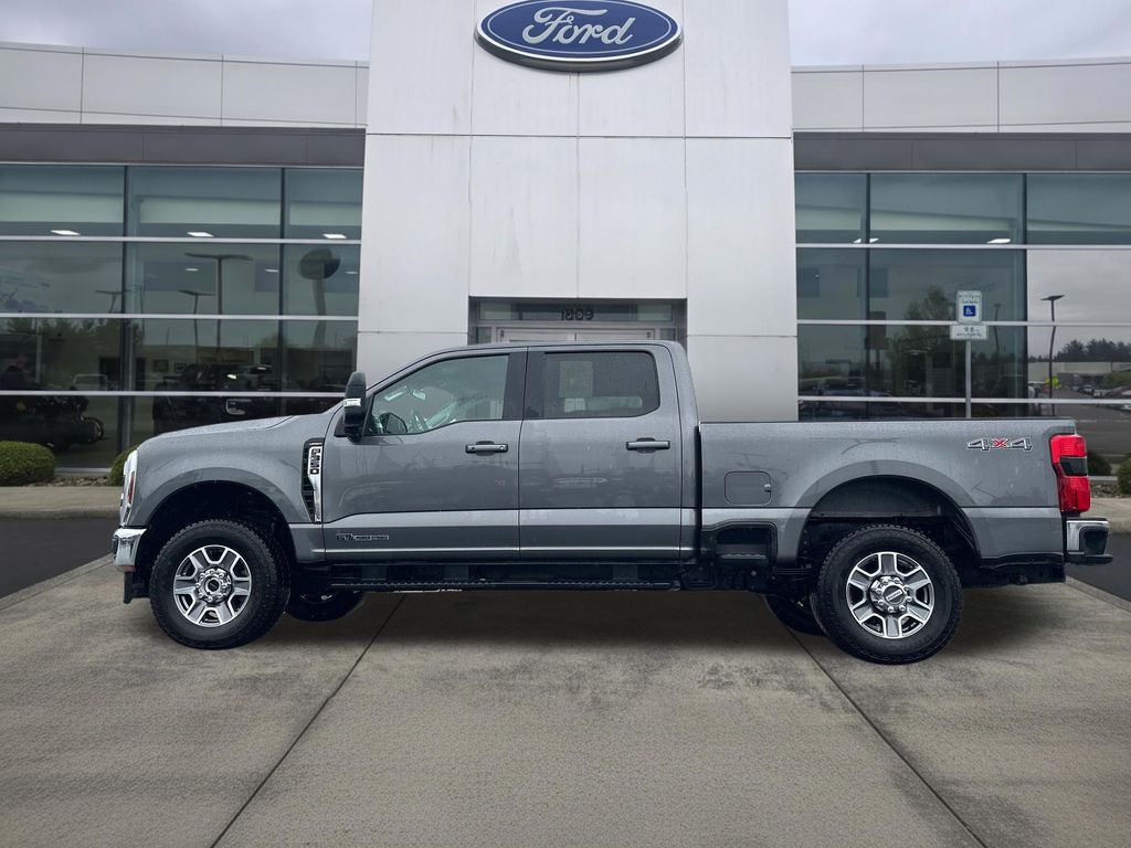 2025 Ford F-350 Super Duty Lariat Crew Cab LB 4WD