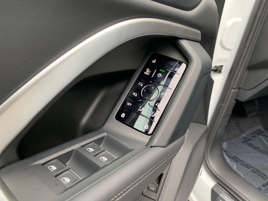 Thumbnail: 2025 Audi Q5 - 11