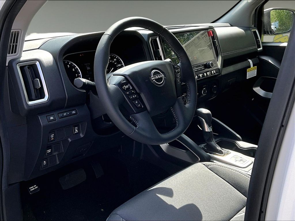 2026 Nissan Frontier — photo 6