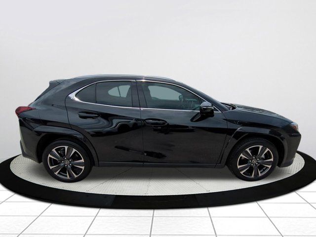 Used 2025 Black Lexus 300h Premium image 2