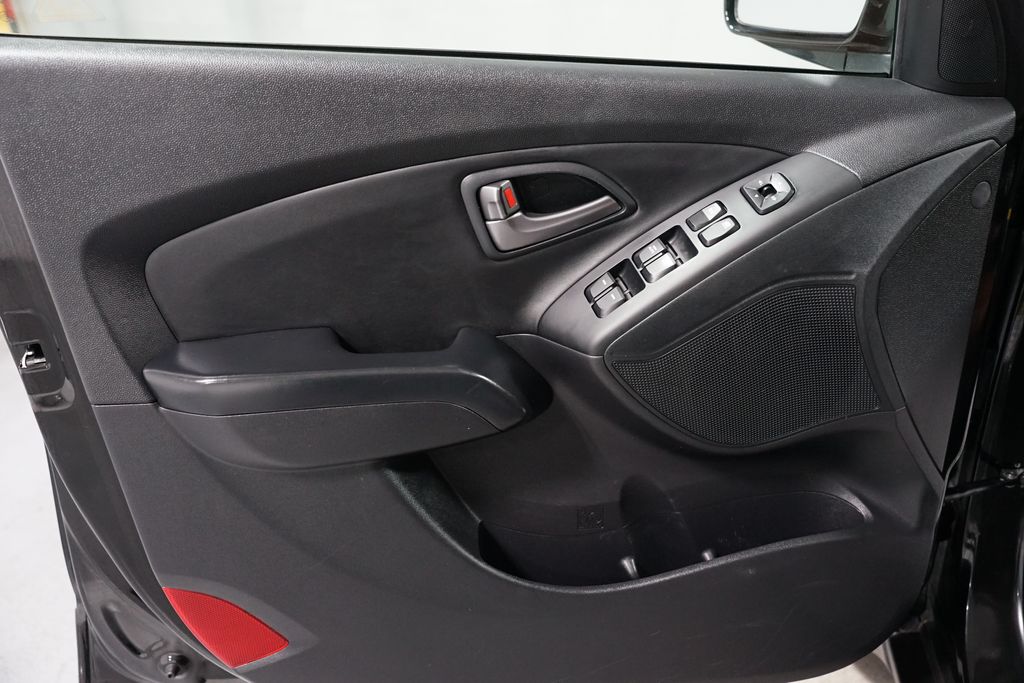 Thumbnail: 2015 Hyundai Tucson - 28