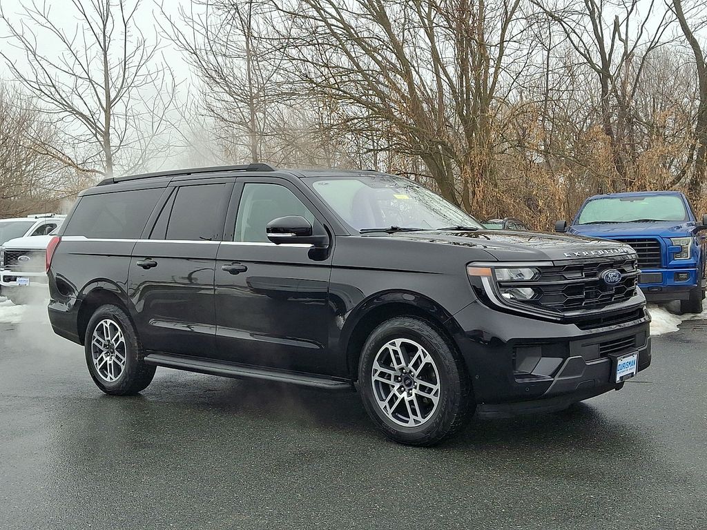 2025 Ford Expedition MAX Active 4WD
