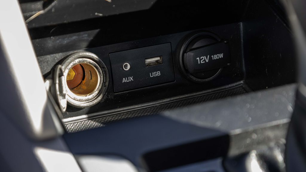 Used 2017 Hyundai Elantra SE 4D Sedan