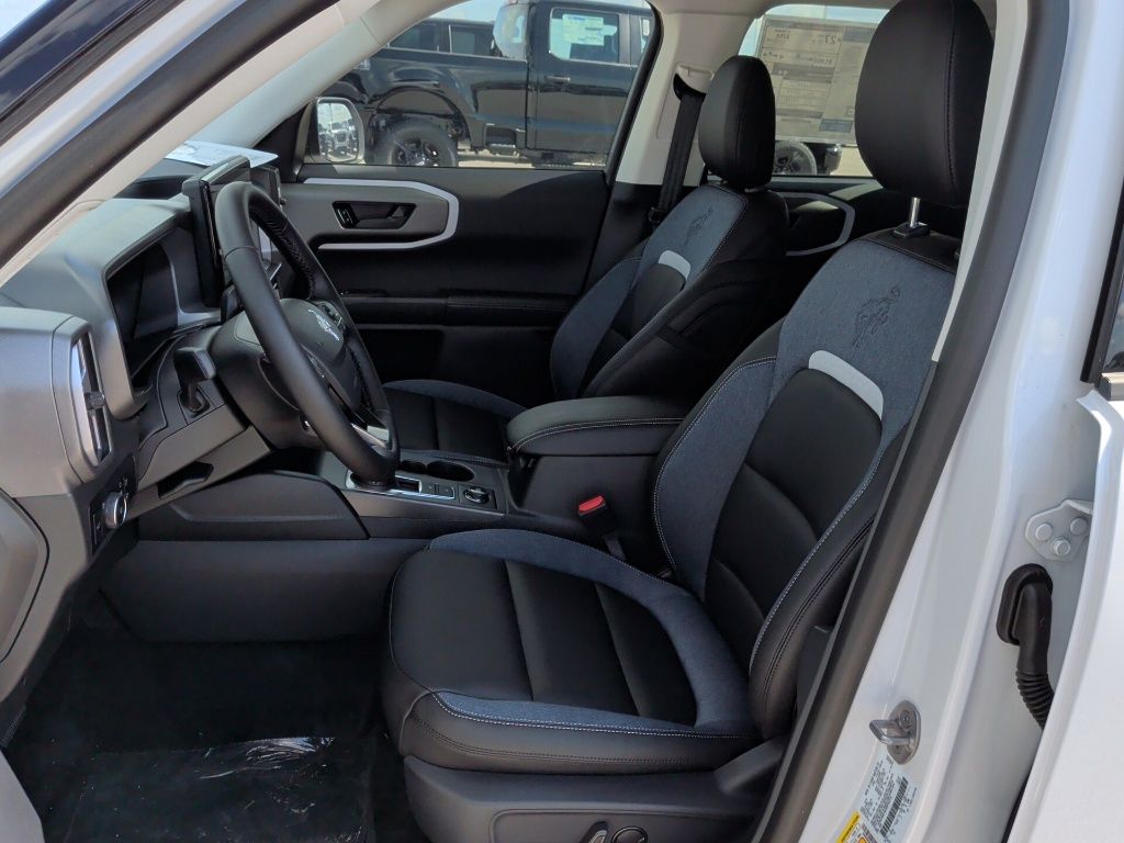 2025 Ford Bronco Sport Outer Banks - 11